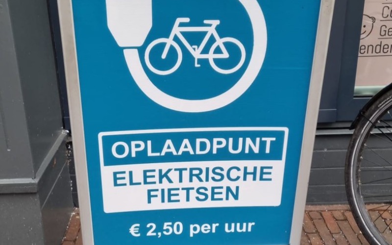 <p>Ben je een dagje aan het fietsen in de buurt van Gennep en moet je even bijladen? Dat kan bij Van Drempt Tweewielers. Een leuk weetje, het Pieter Pad komt loopt door onze straat!</p>
